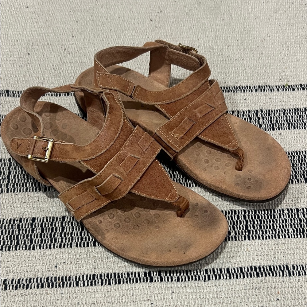Vionic Lupe sandals